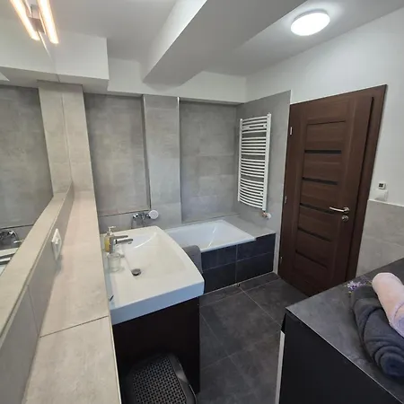 Centrum Mudronova كَشّا