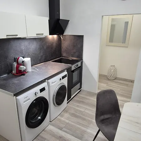 Apartments Center Kosice - Mudronova Apartman